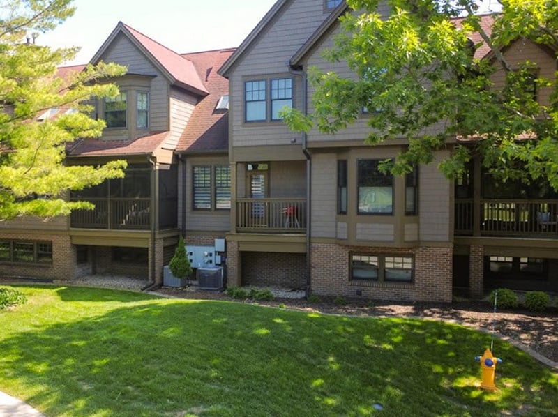 200 William St #103, De Pere, WI 54115