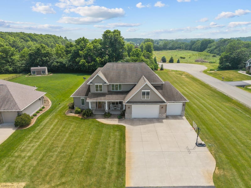 493 Dalton Rd, Neenah, WI 54956