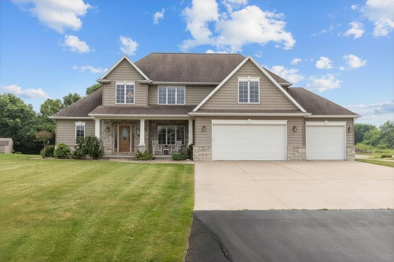 493 Dalton Rd, Neenah, WI 54956