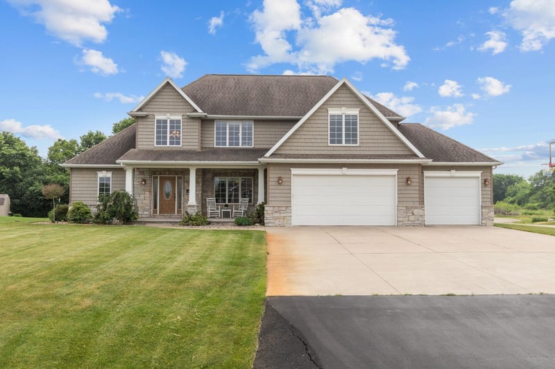493 Dalton Rd, Neenah, WI 54956