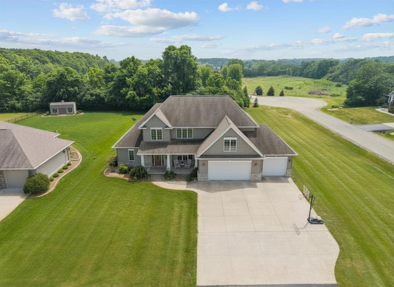 493 Dalton Rd, Neenah, WI 54956