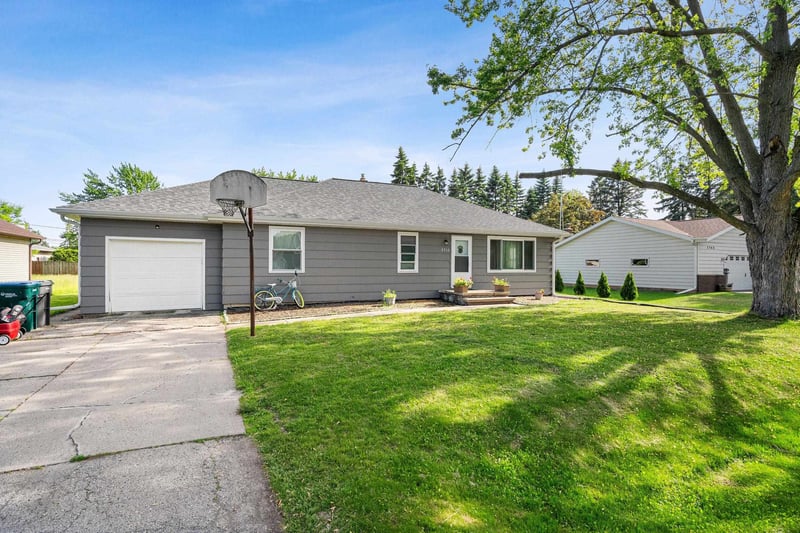 2715 1st Ave, Appleton, WI 54914