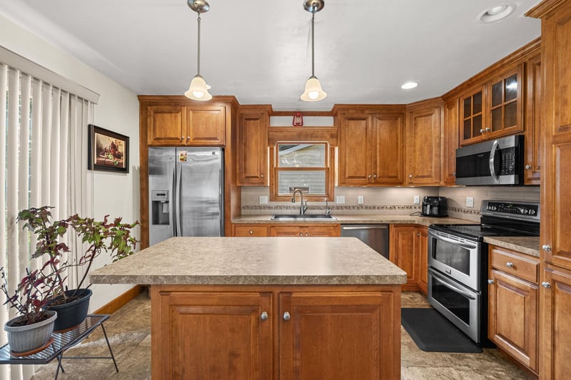 2715 1st Ave, Appleton, WI 54914