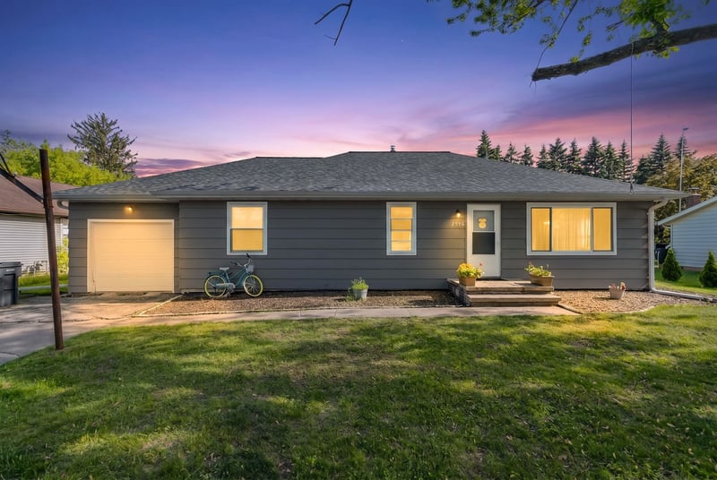 2715 1st Ave, Appleton, WI 54914