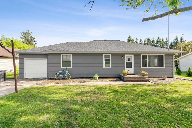 2715 1st Ave, Appleton, WI 54914