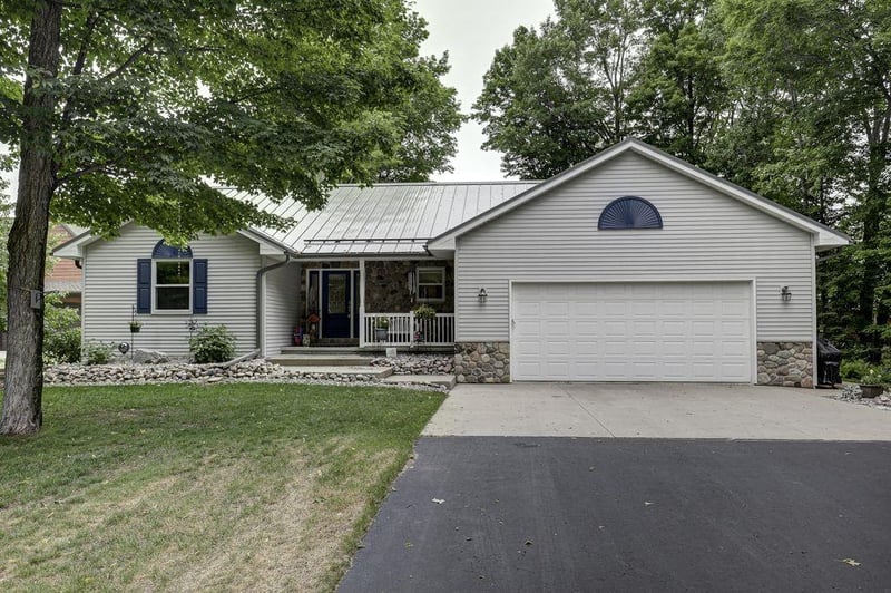17586 Little Ireland Ln, Townsend, WI 54175