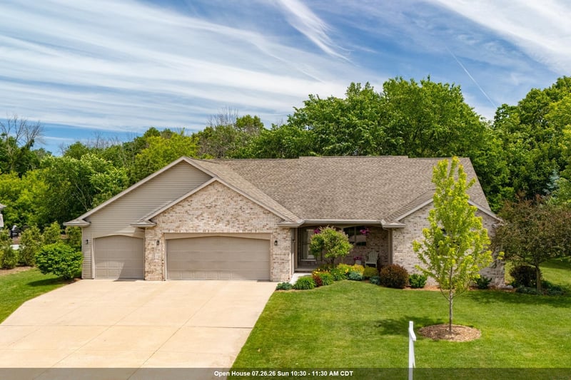 N7914 Creekside Dr, Sherwood, WI 54169
