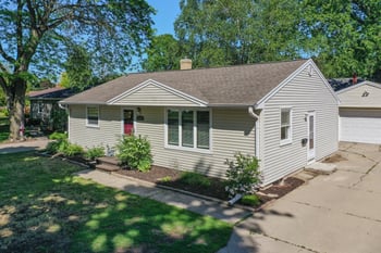 1525 Gross Ave, Green Bay, WI 54304-3307
