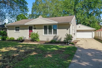 1525 Gross Ave, Green Bay, WI 54304-3307