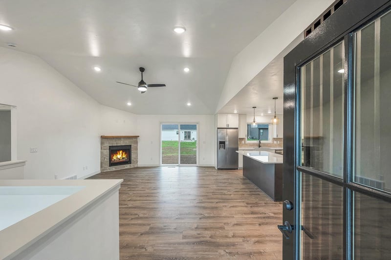 1435 Crossroads Dr, De Pere, WI 54115