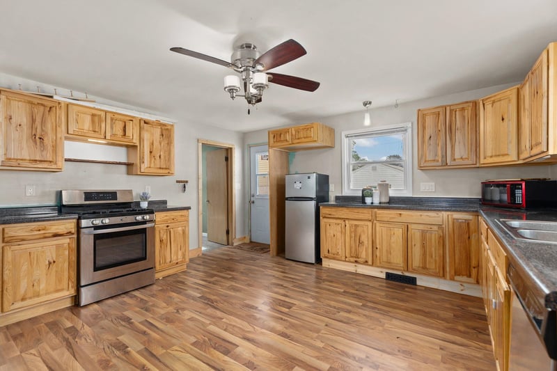 831 Winnebago Ave, Oshkosh, WI 54901