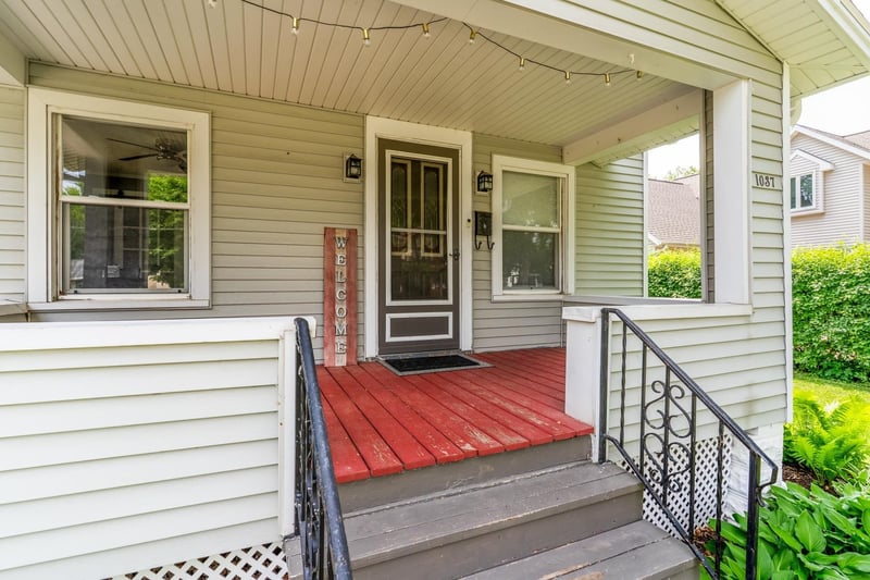 1037 Roosevelt St, Green Bay, WI 54301-3101