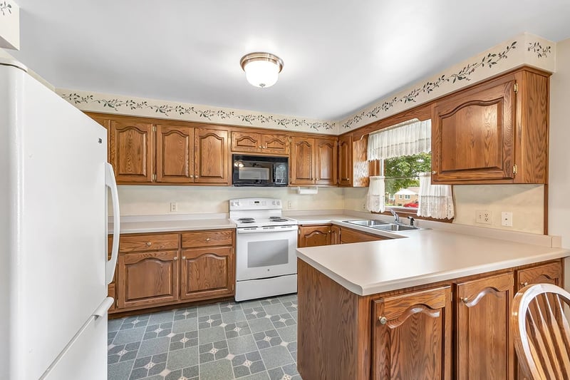1107 Main St, Luxemburg, WI 54217