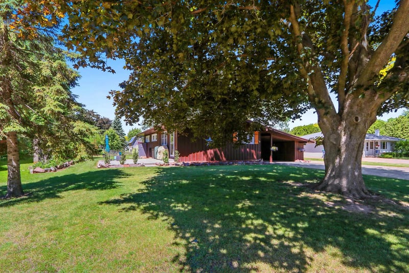 118 8th Ave, Winneconne, WI 54986