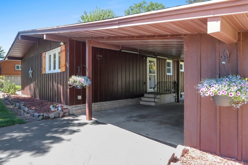 118 8th Ave, Winneconne, WI 54986