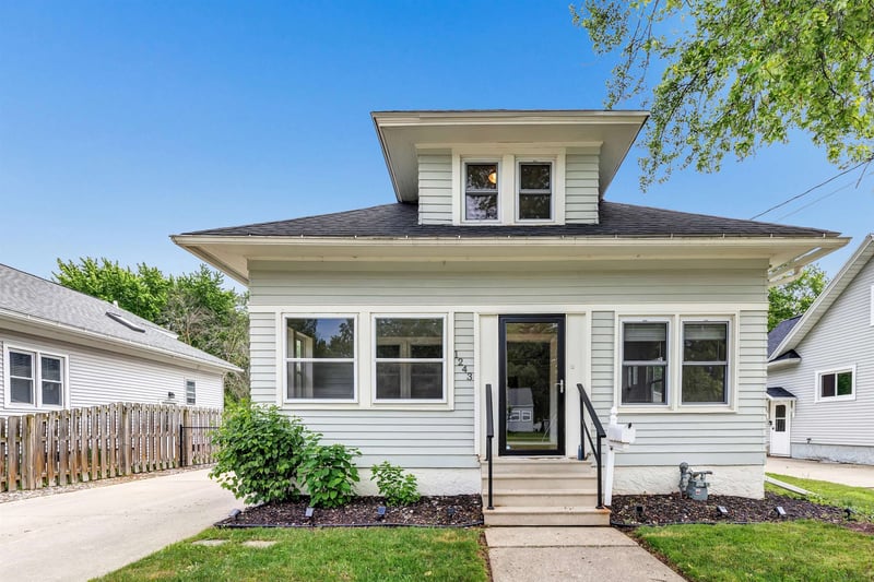 1243 Irwin Ave, Green Bay, WI 54301-3032
