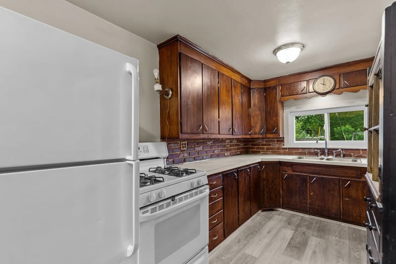 1711 Meade St, Appleton, WI 54911