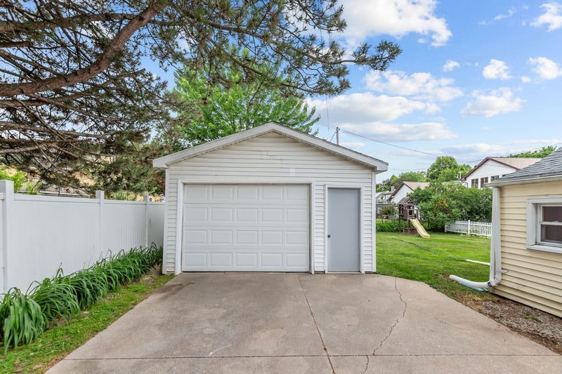 1711 Meade St, Appleton, WI 54911