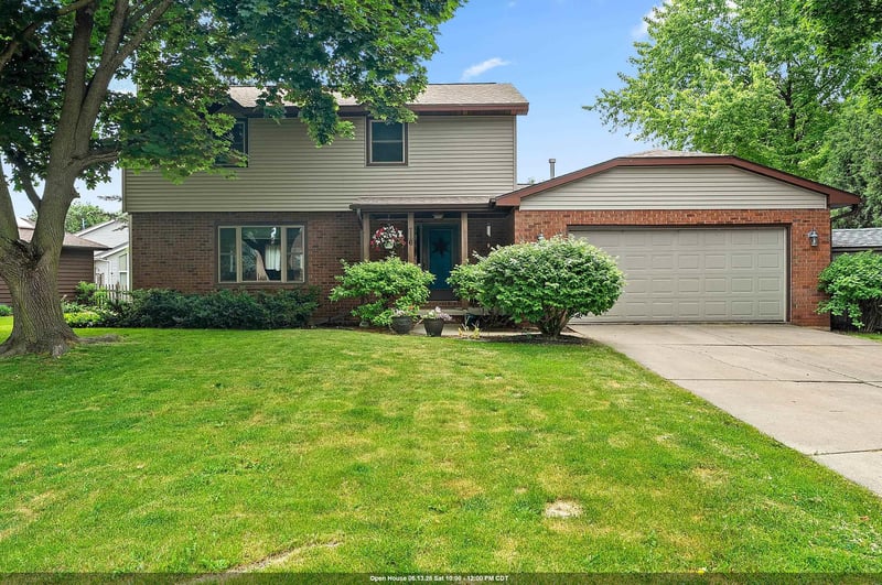 716 Eau Claire Pl, De Pere, WI 54115-3675