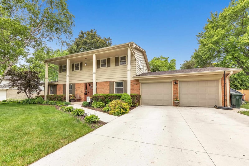 116 Clay St, De Pere, WI 54115-3630