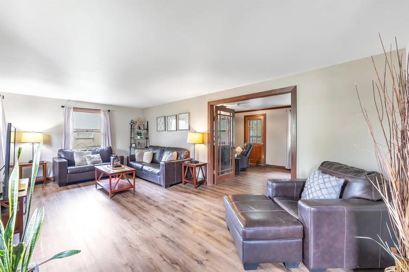 116 Clay St, De Pere, WI 54115-3630