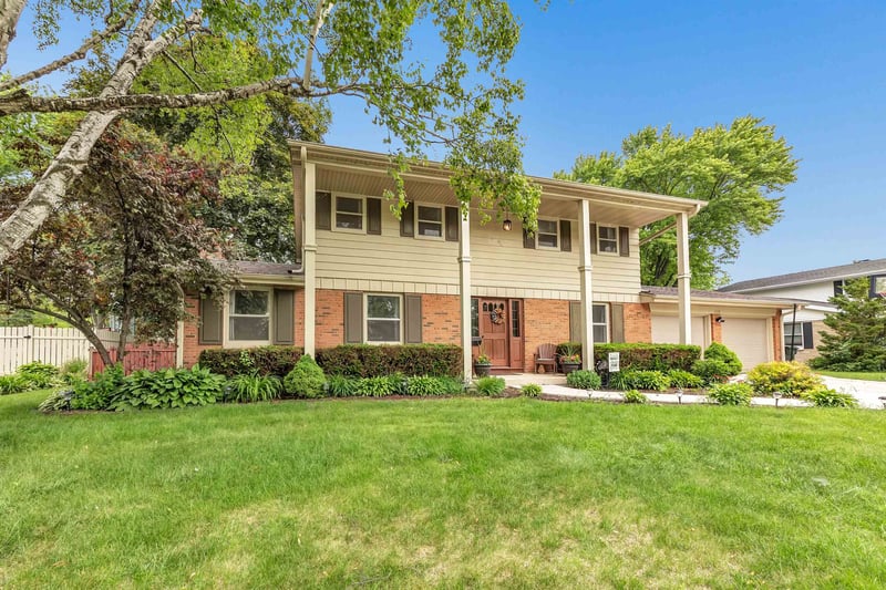 116 Clay St, De Pere, WI 54115-3630