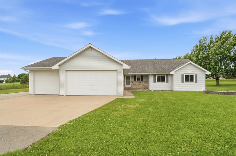 N563 Kavanaugh Rd, Kaukauna, WI 54130