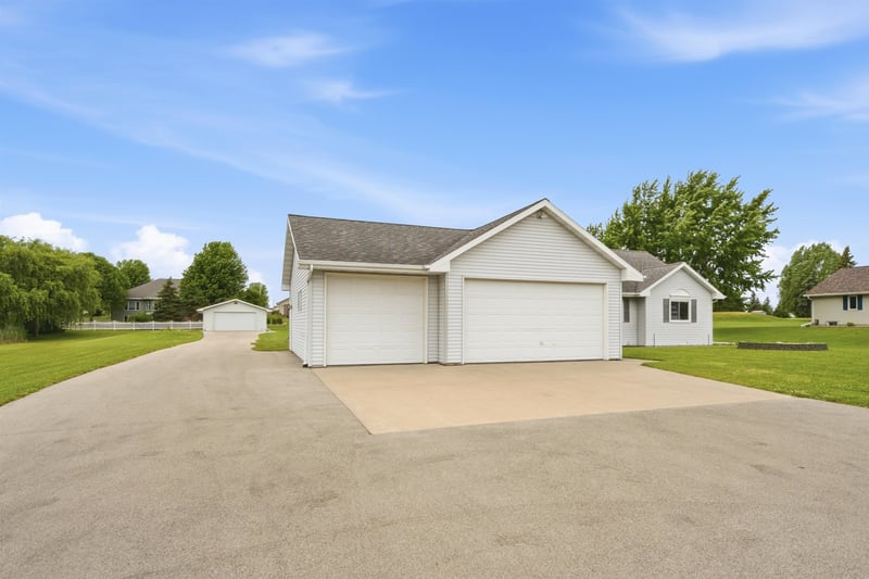 N563 Kavanaugh Rd, Kaukauna, WI 54130