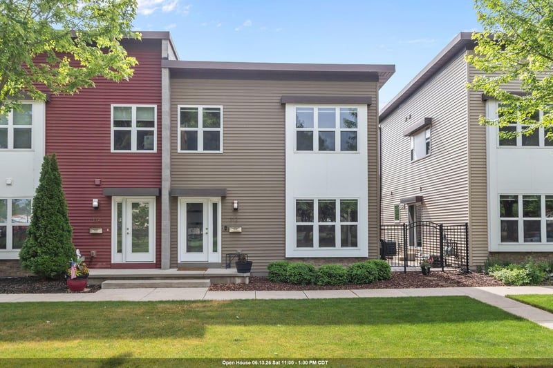 312 Van Buren St, Green Bay, WI 54301-4829
