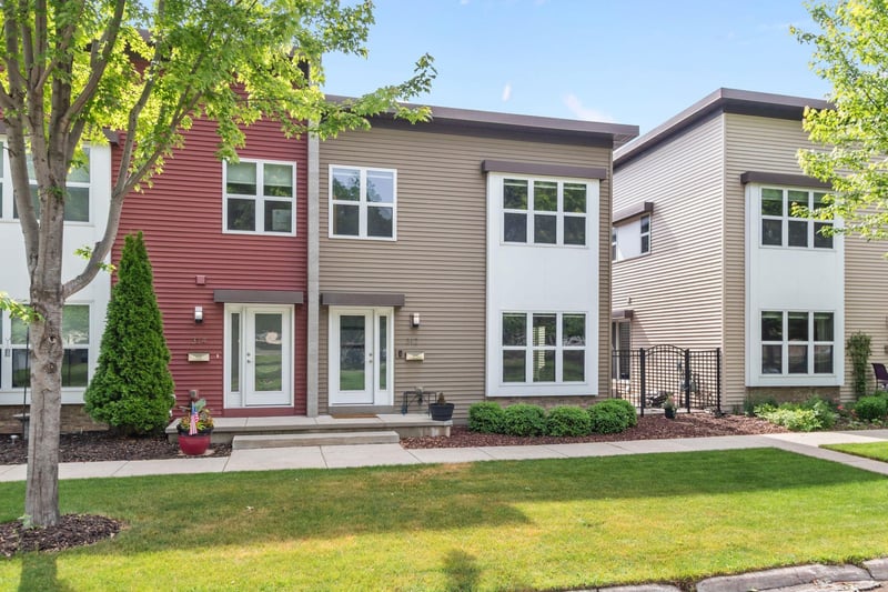 312 Van Buren St, Green Bay, WI 54301-4829