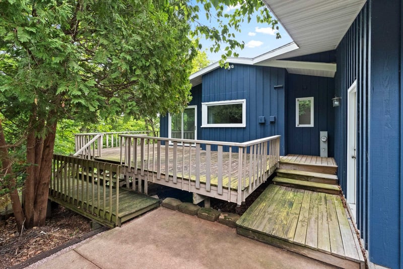 1511 Briarcliff Dr, Appleton, WI 54915-2840