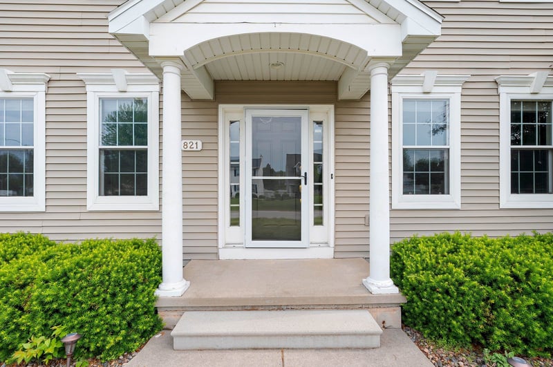 821 Mccastlen St, Green Bay, WI 54301-0901