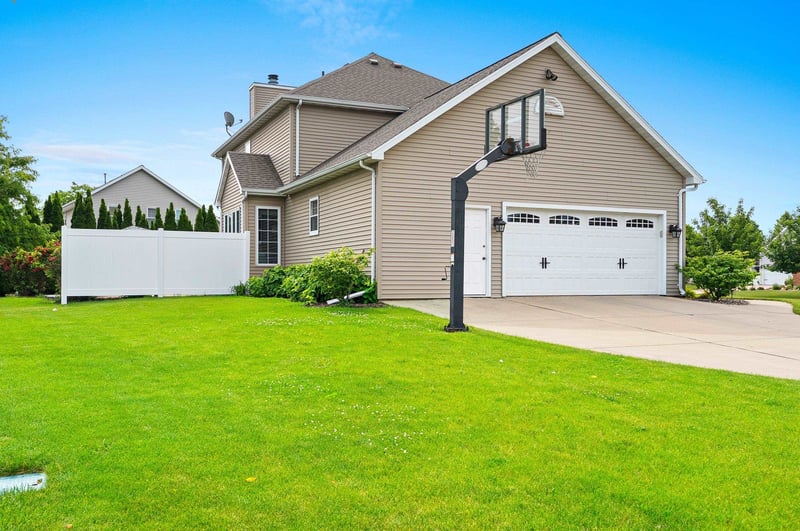 821 Mccastlen St, Green Bay, WI 54301-0901