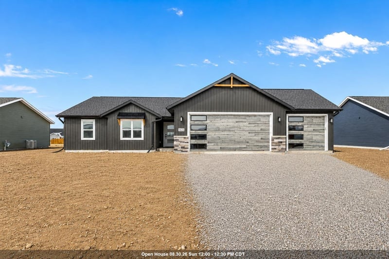 W6882 Mcallister Dr, Greenville, WI 54942