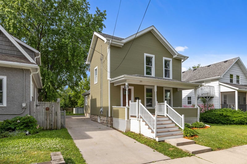 229 Fulton Ave, Oshkosh, WI 54901