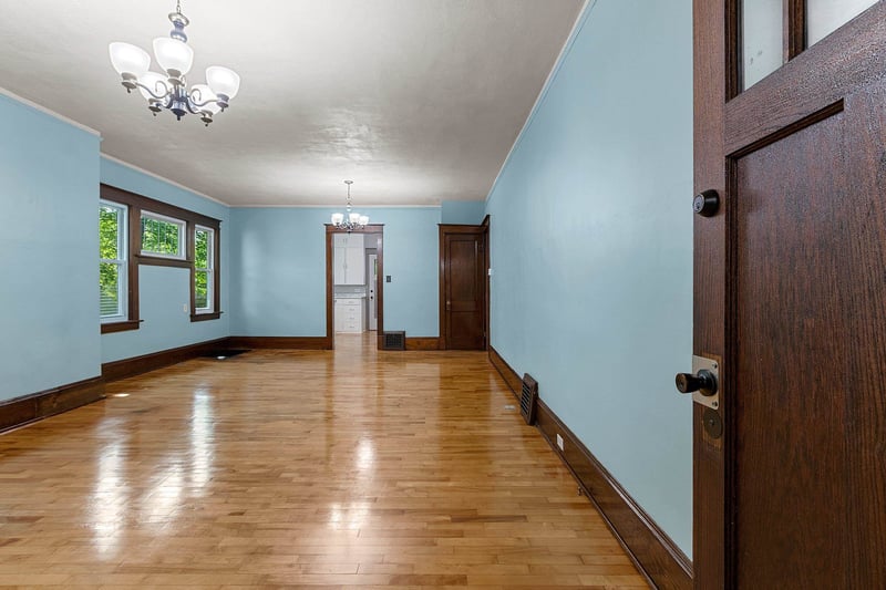 579 Oak St, Neenah, WI 54956