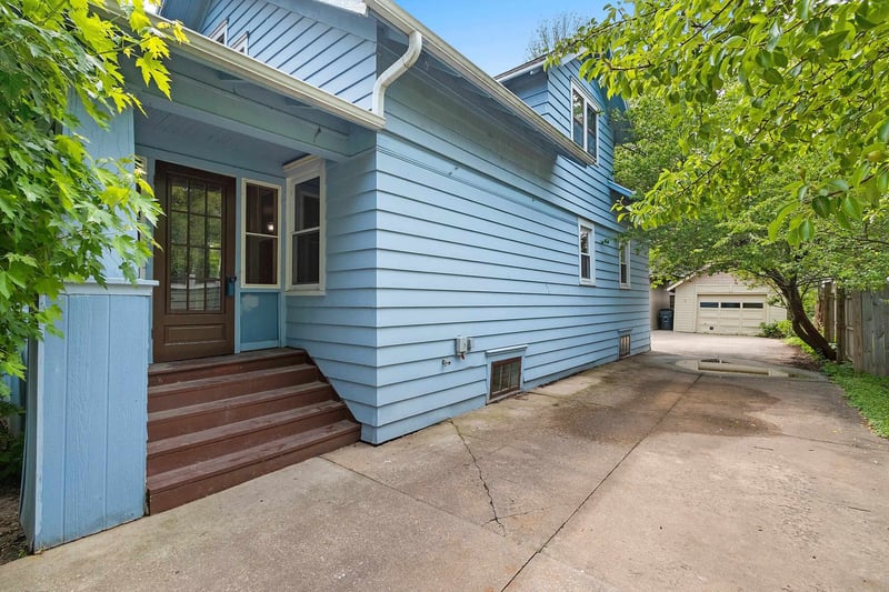 579 Oak St, Neenah, WI 54956