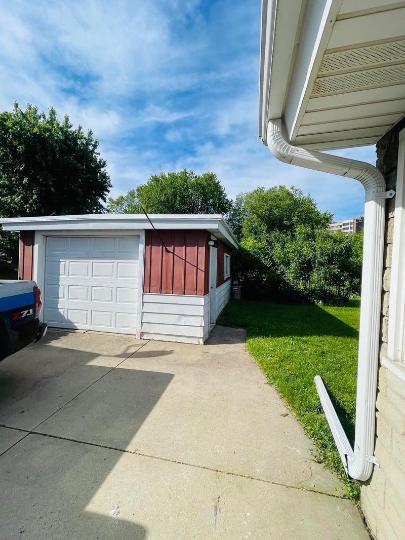 1413 Western Ave, Green Bay, WI 54303