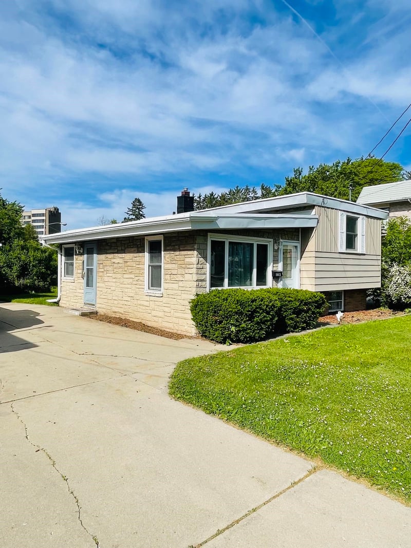 1413 Western Ave, Green Bay, WI 54303