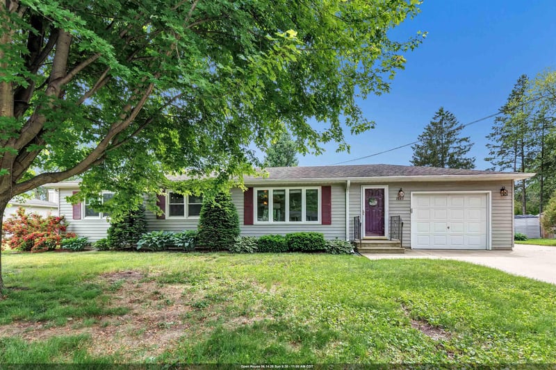 1863 Lenwood Ave, Green Bay, WI 54303-6305