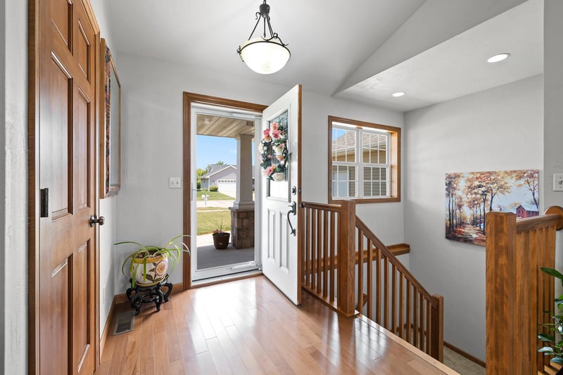 2143 Melcorn Cir, De Pere, WI 54115-7121