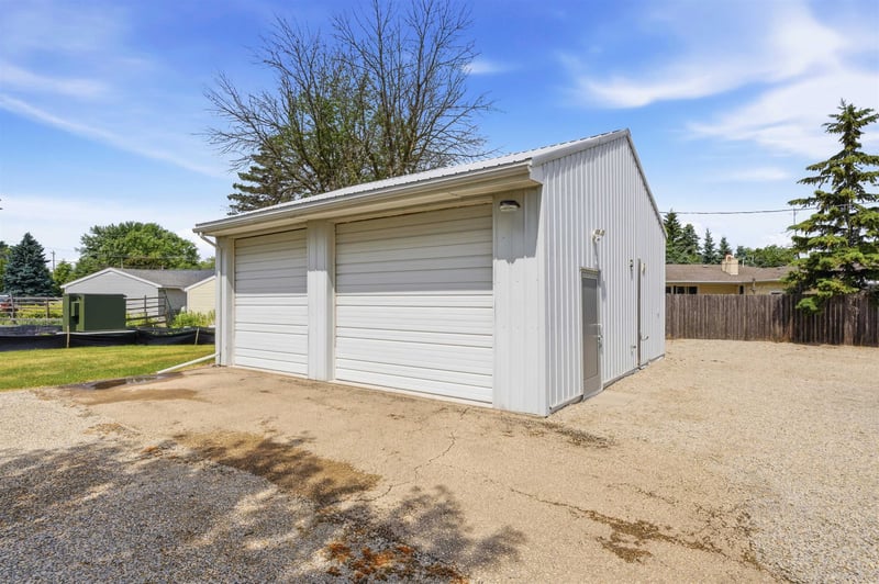1250 Plank Rd, Menasha, WI 54952
