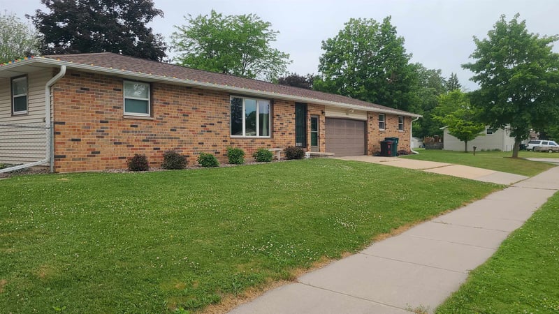 1023 Rockwell Rd, Green Bay, WI 54313-7045