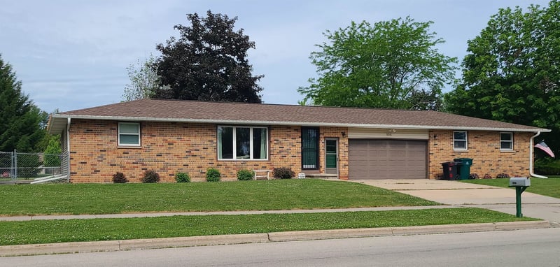 1023 Rockwell Rd, Green Bay, WI 54313-7045