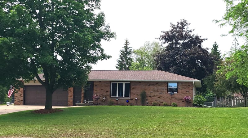 1023 Rockwell Rd, Green Bay, WI 54313-7045