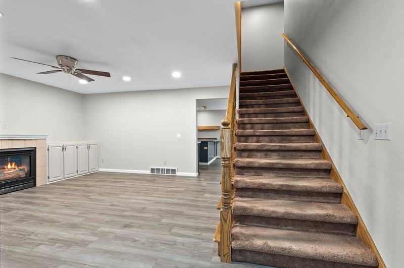 1023 Ridgeview Dr, Appleton, WI 54914-1473