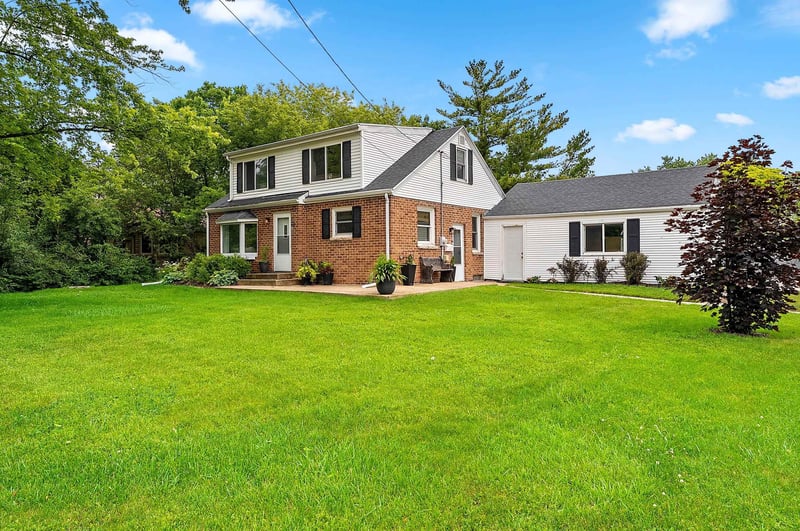 811 Jordan Rd, De Pere, WI 54115