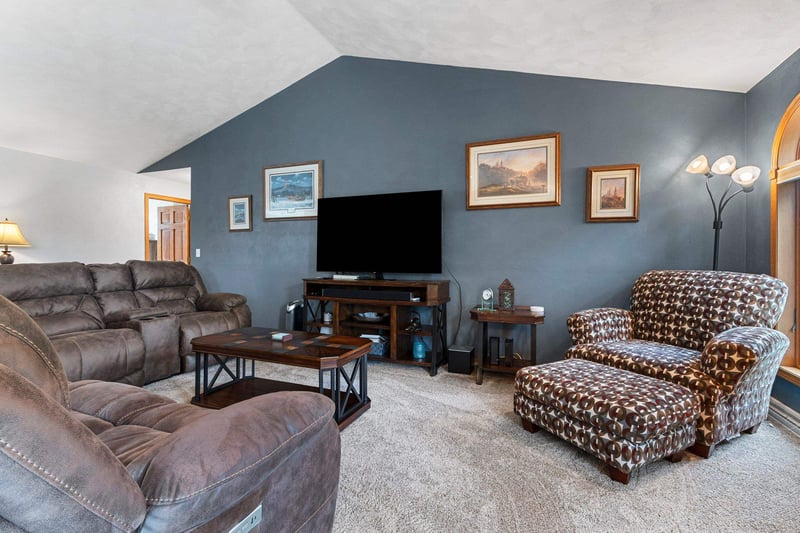 1301 Kampo Dr, Neenah, WI 54956-4369