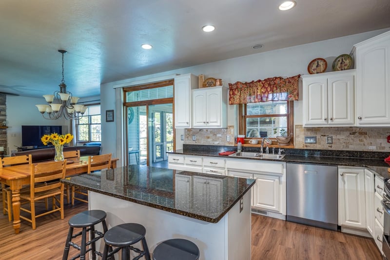 2702 Corridor Dr, Appleton, WI 54913