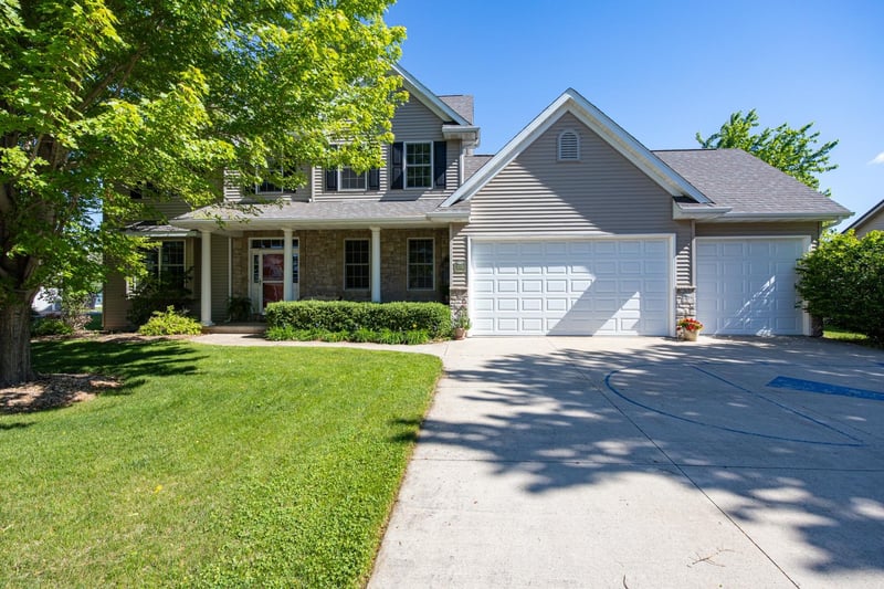 2702 Corridor Dr, Appleton, WI 54913